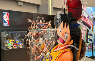 Image of Japanese singer Maki Otsuki on stage during the One Piece theme performance before the concert was abruptly stopped in Shanghai due to diplomatic tensions between China and Japan.