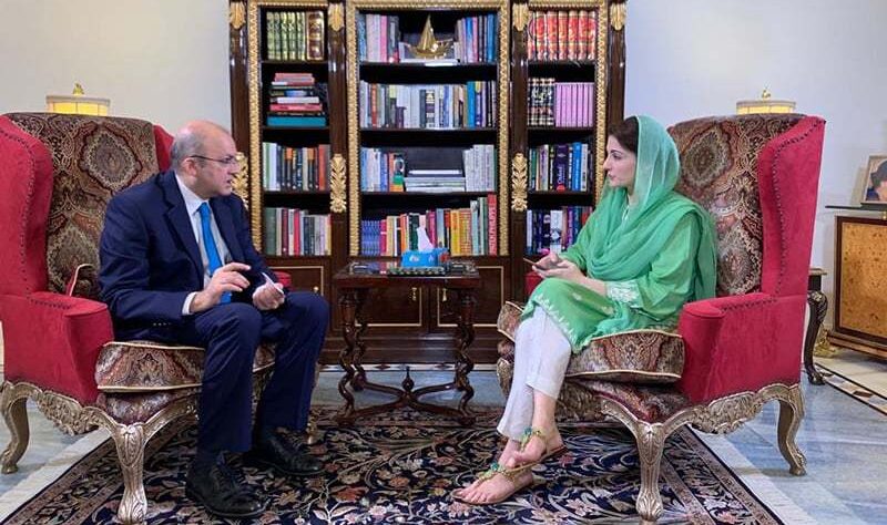 Portrait of Noreen Niazi speaking out, symbolizing her public accusation against Nawaz Sharif and claim that her interview was doctored using AI.